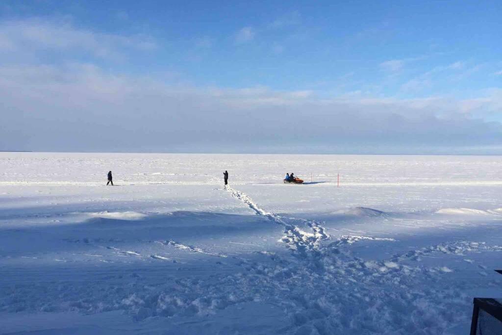 Maison Sur Le Lac Desbiens Exteriör bild
